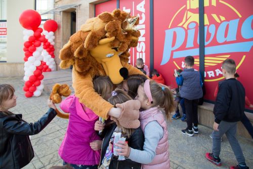 Pivac poslovnica na rivi u Veloj Luci dobila novo ruho
