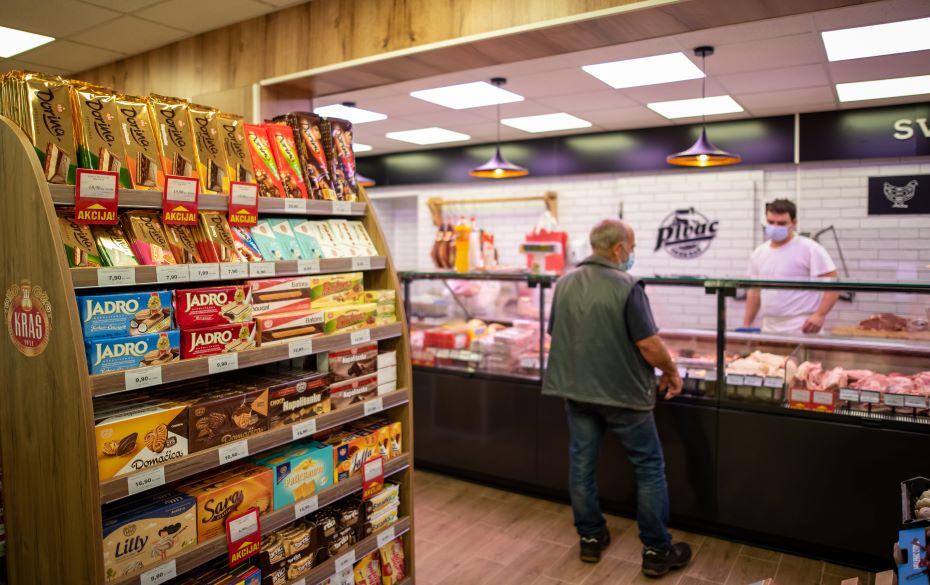 Pivac poslovnica na rivi u Veloj Luci dobila novo ruho