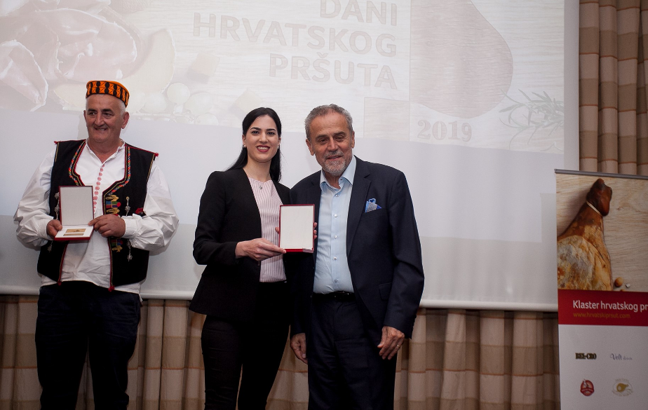 Dalmatinski pršut Pivac osvojio zlatno odličje na Danima hrvatskog pršuta