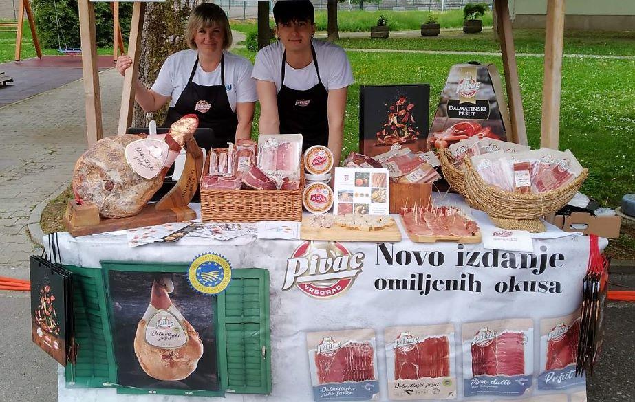 Grupa Pivac na Sajmu zaštićenih hrvatskih proizvoda u Krapini