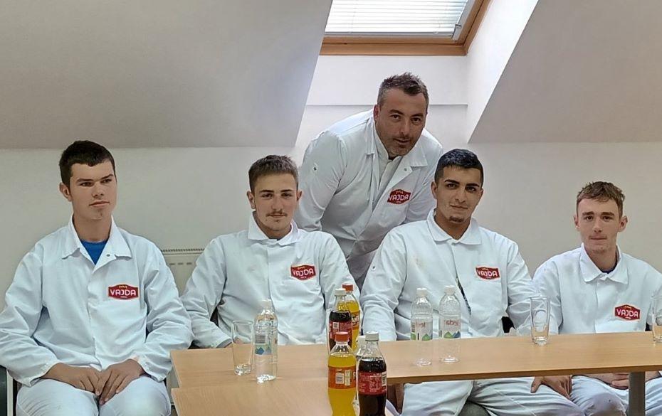 Iz škole na posao: U Vajdu stigla nova generacija mladih mesara