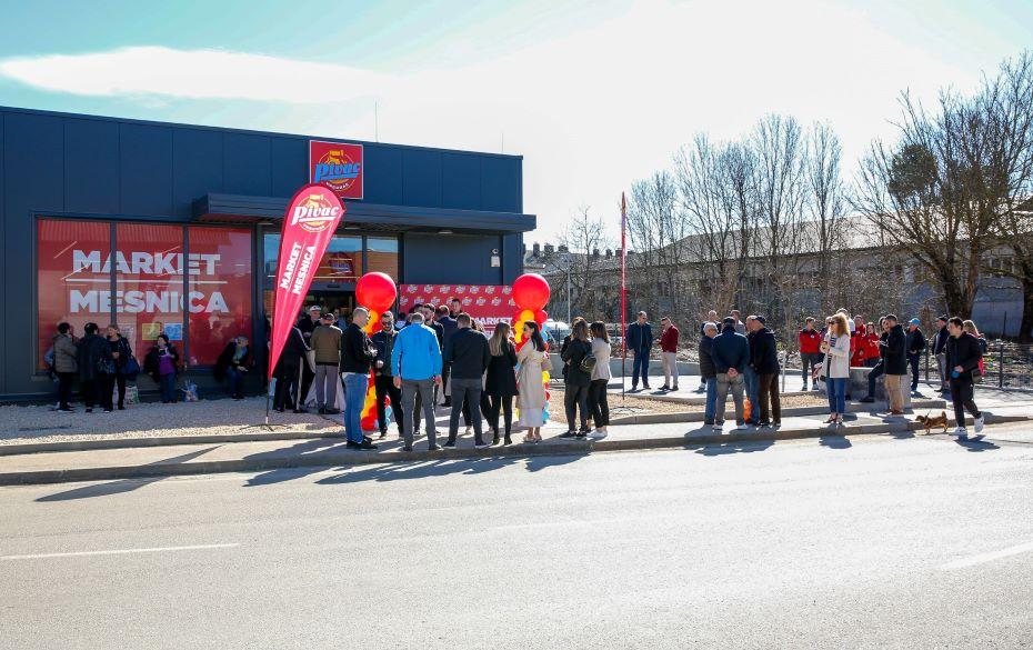 Mesna industrija Braća Pivac otvorila svoju veliku trgovinu u Gračacu